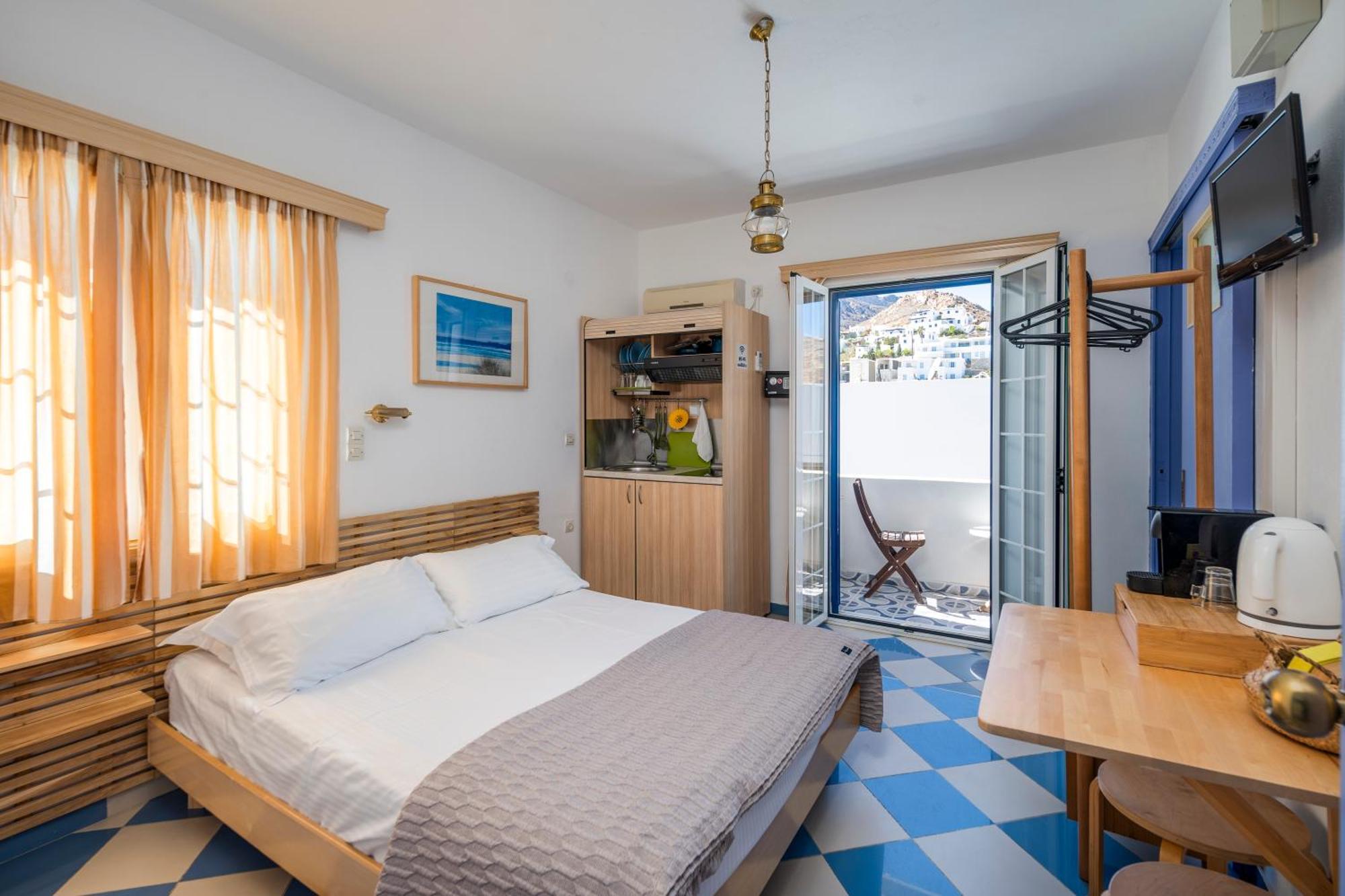 Bofor Studios & Rooms Livadakia Quarto foto