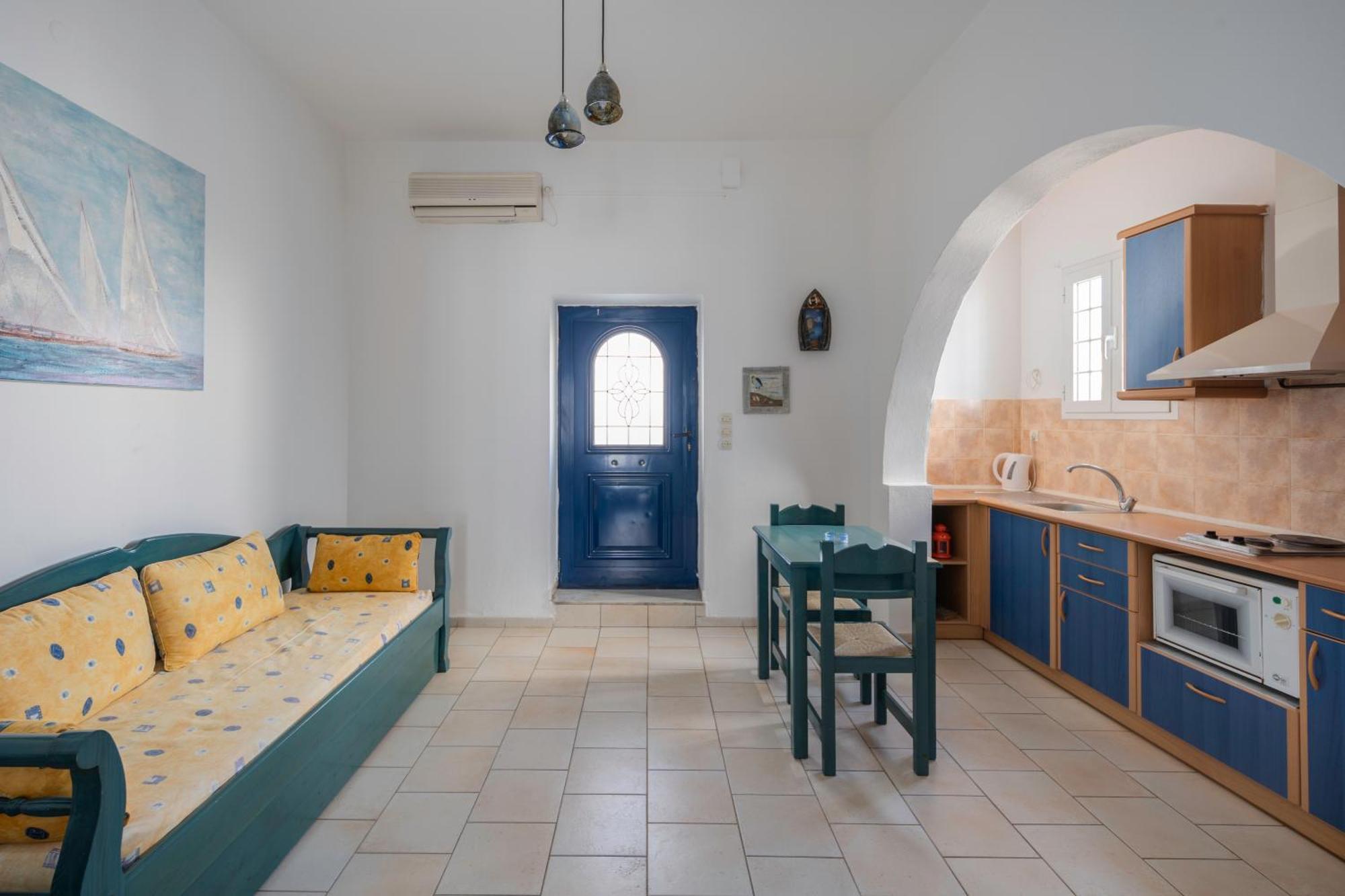 Bofor Studios & Rooms Livadakia Quarto foto
