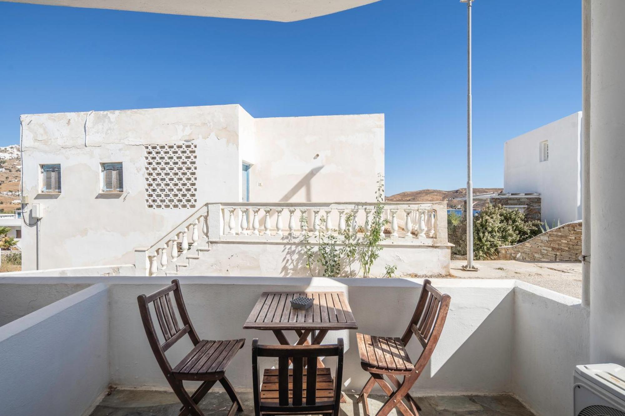 Bofor Studios & Rooms Livadakia Quarto foto