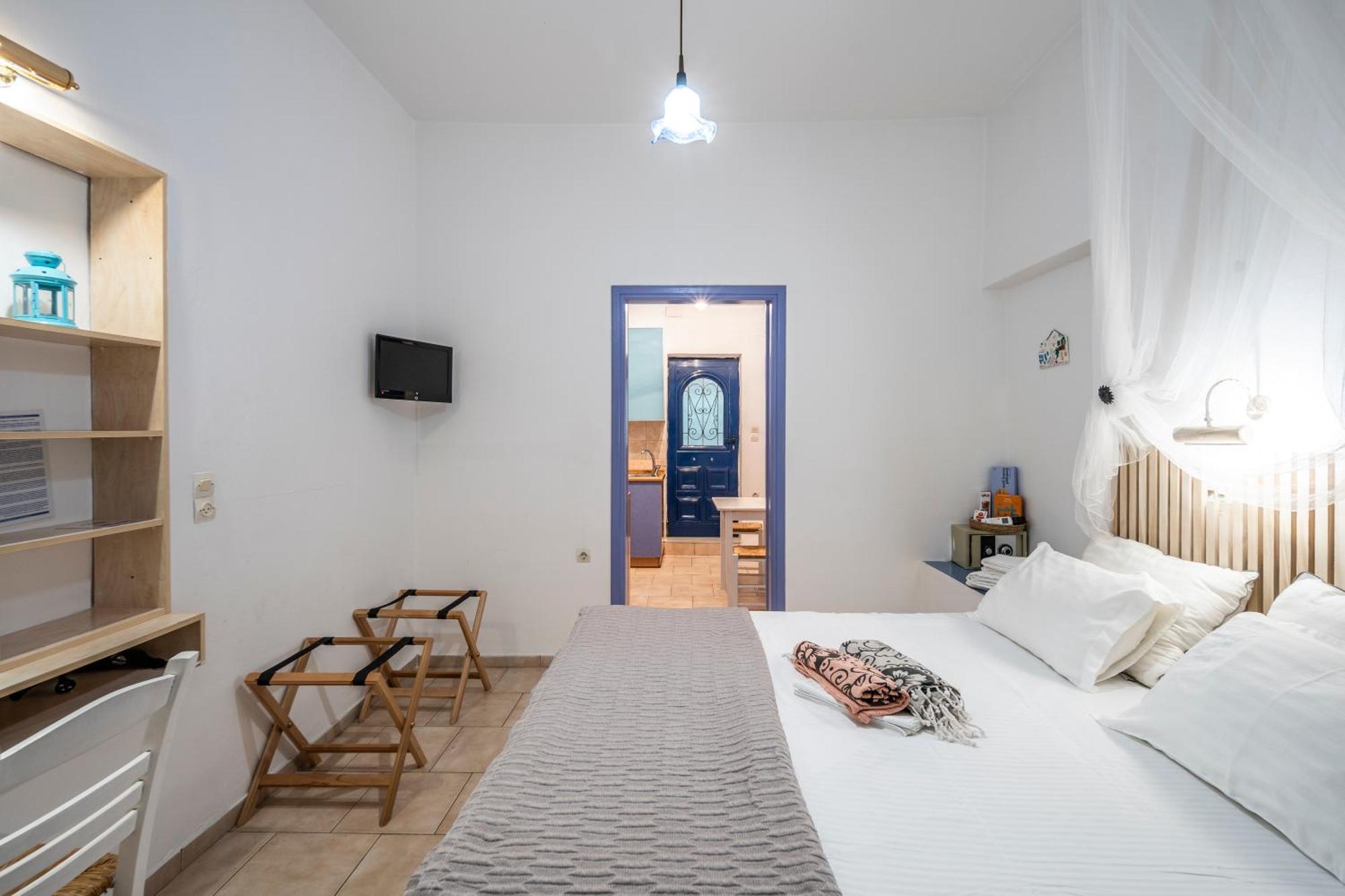 Bofor Studios & Rooms Livadakia Quarto foto