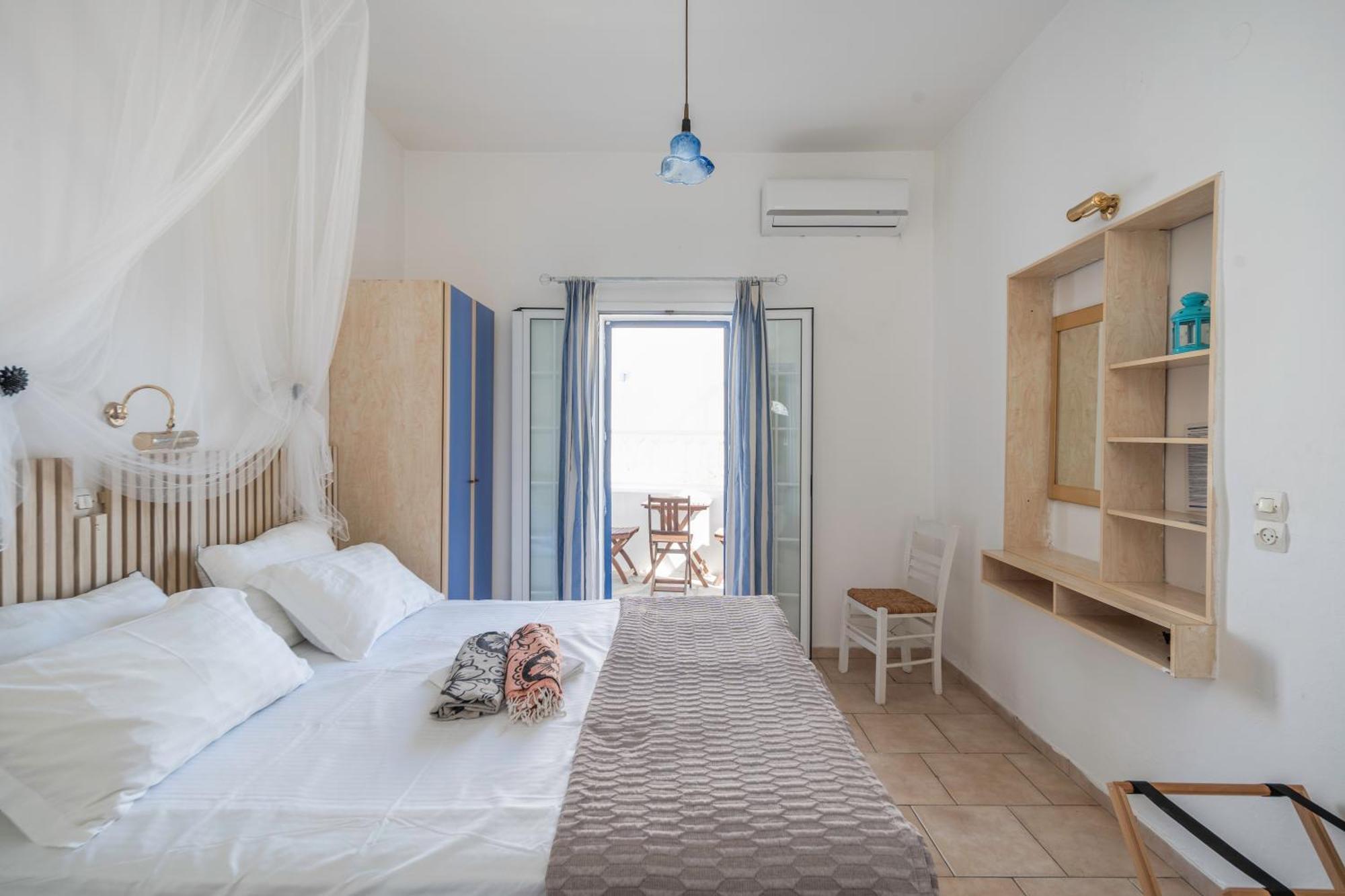Bofor Studios & Rooms Livadakia Quarto foto