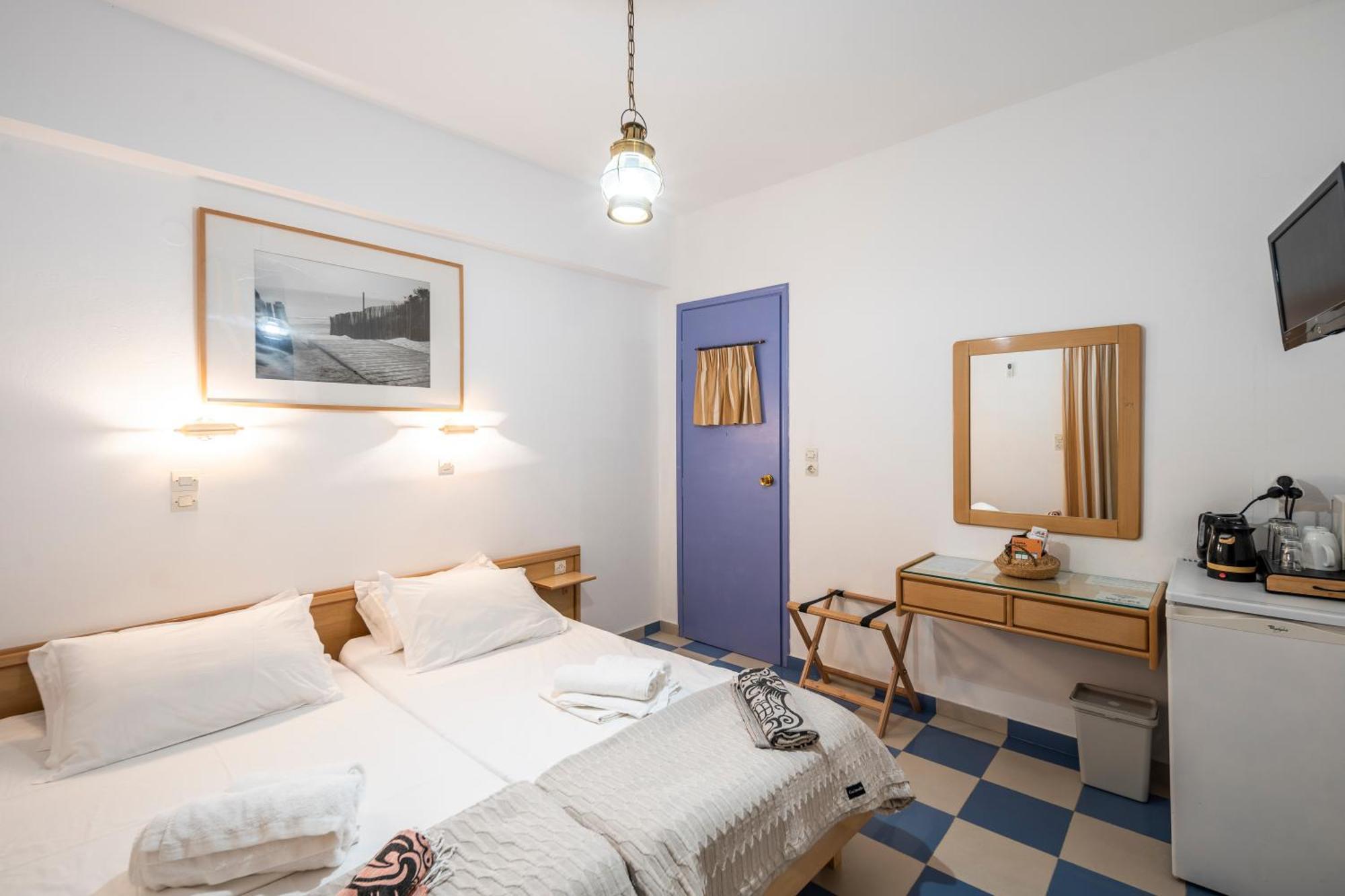 Bofor Studios & Rooms Livadakia Quarto foto