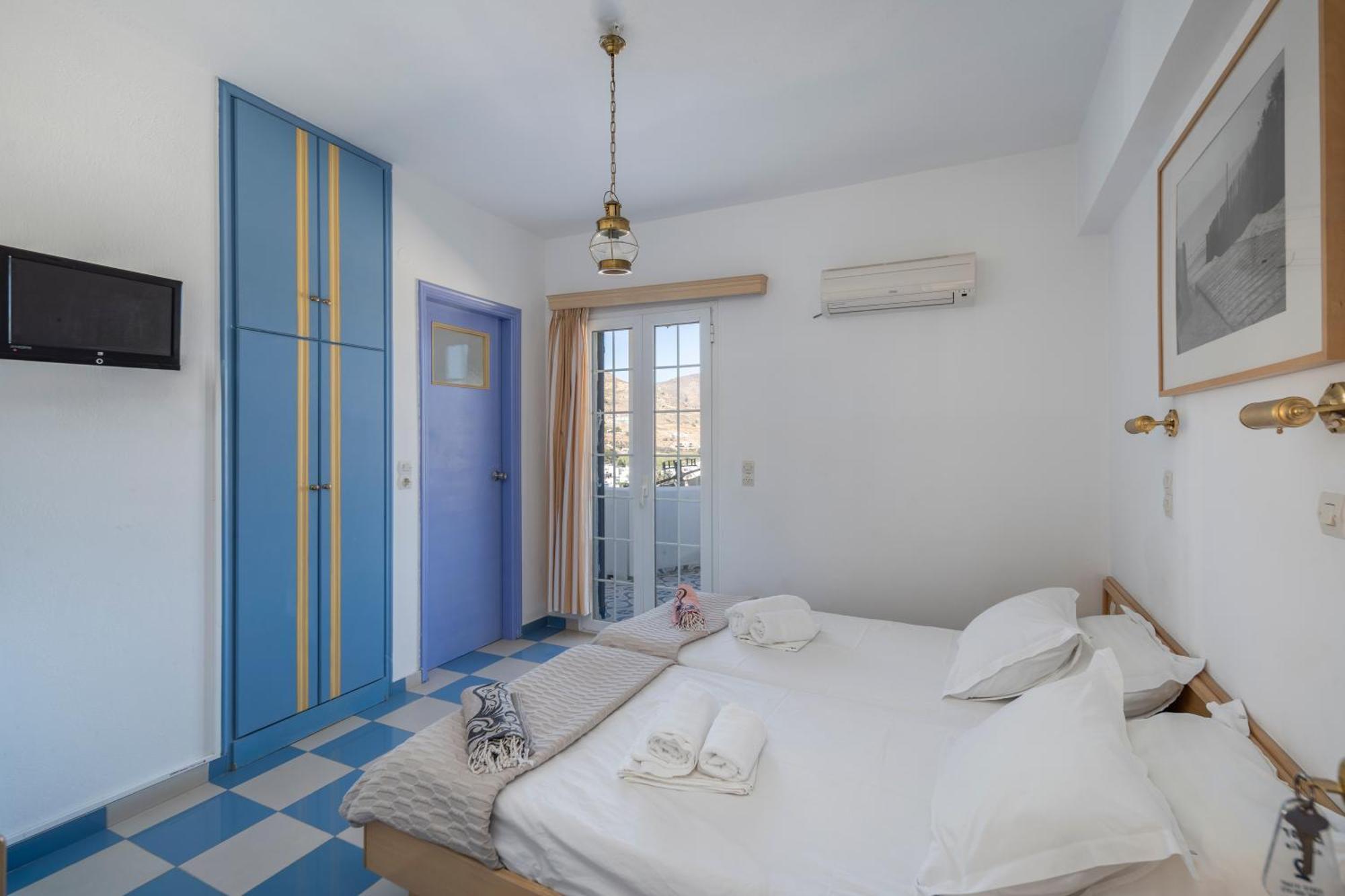Bofor Studios & Rooms Livadakia Quarto foto